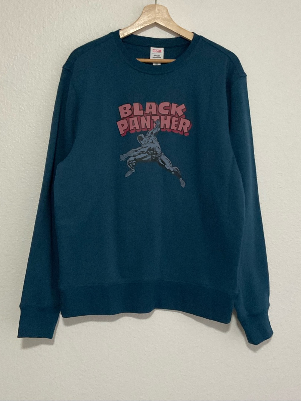 Marvel Amazon Essentials Black Panther Sweater Size M